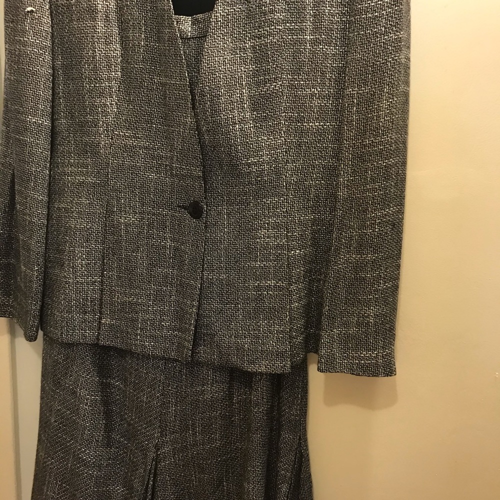 Suits - Picture 13 of 15